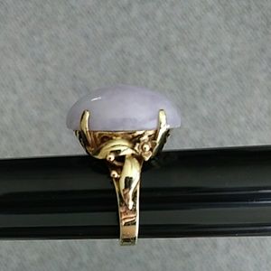 Gold 14k Lavender Jade ring sz 6.5 approx. ♥️